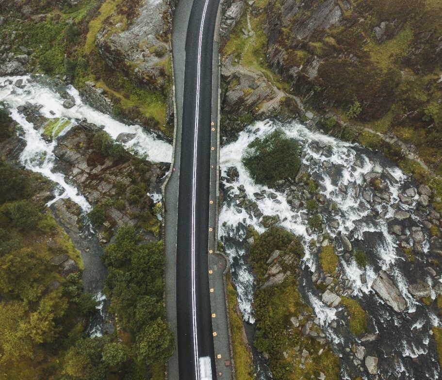 Satellite imagery search service